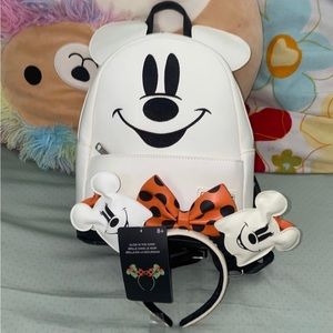 Loungefly  Ghost Mickey Mouse Glow-In-The-Dark Mini Backpack